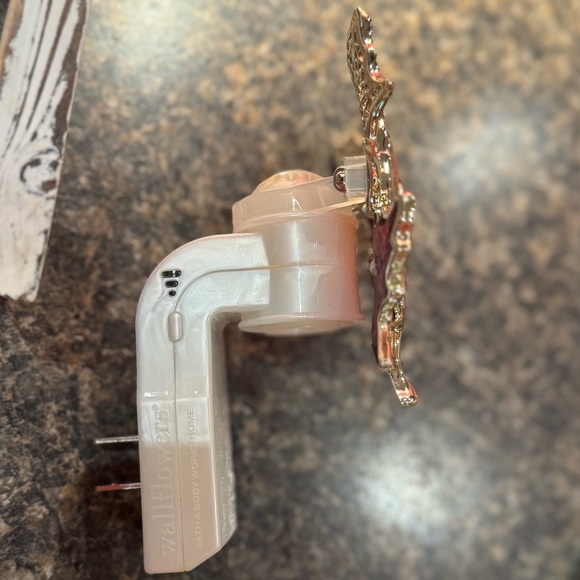 Bath & Body Works Wallflowers Plus Leaves Fall Autumn Gold Scent Control Light - Picture 4 of 5